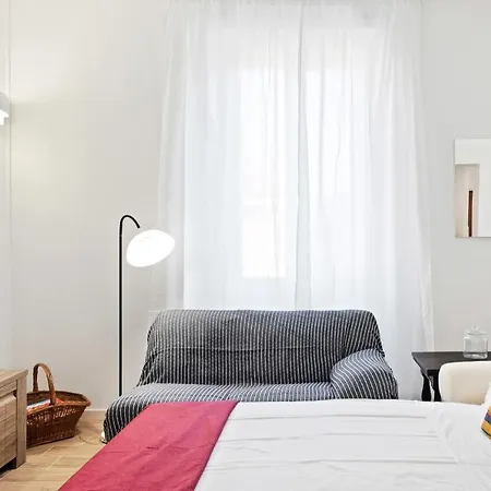 Large And Bright 3 Bed Flat Near Piazza Del Popolo ローマ